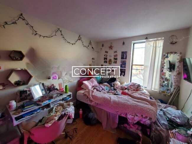 Building Photo - 2028 Massachusetts Ave