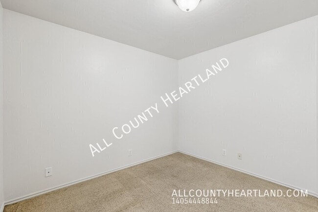 Building Photo - 17025 Canyonwood Ln