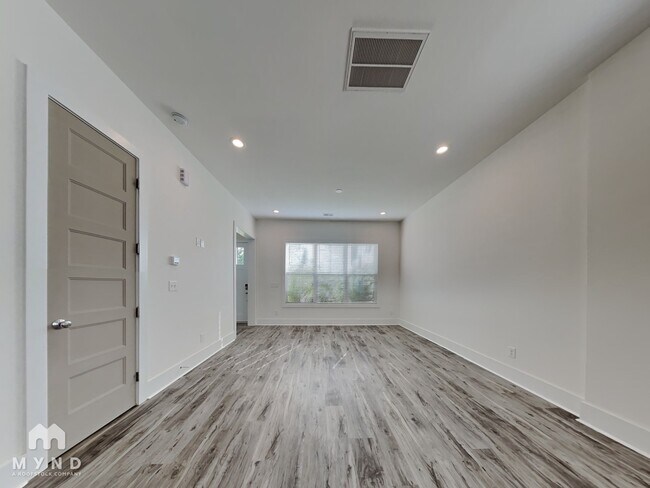 Building Photo - 1411 Walton Rd