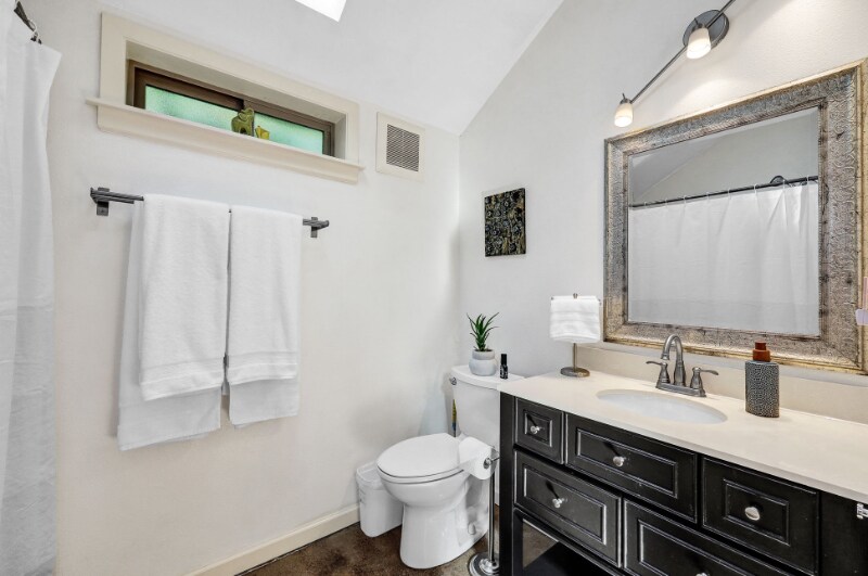 Building Photo - 2765 E 18th Ave