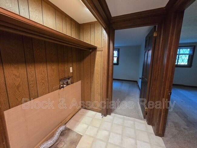 Building Photo - 1194 Ingram Dr