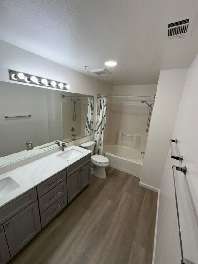 Building Photo - Nor Cal Realty Inc, 3 bedroom 3 bath townhouse with 2 car garage