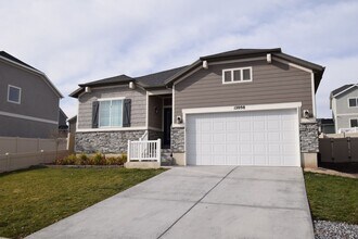 Building Photo - Gorgeous 5 Bed 3 Bath home in Herriman!!!