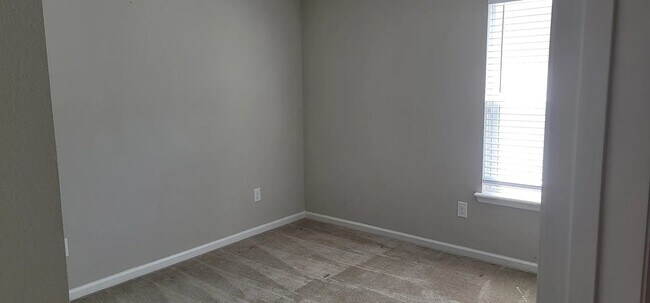 Building Photo - 7747 Sunnydale Ln