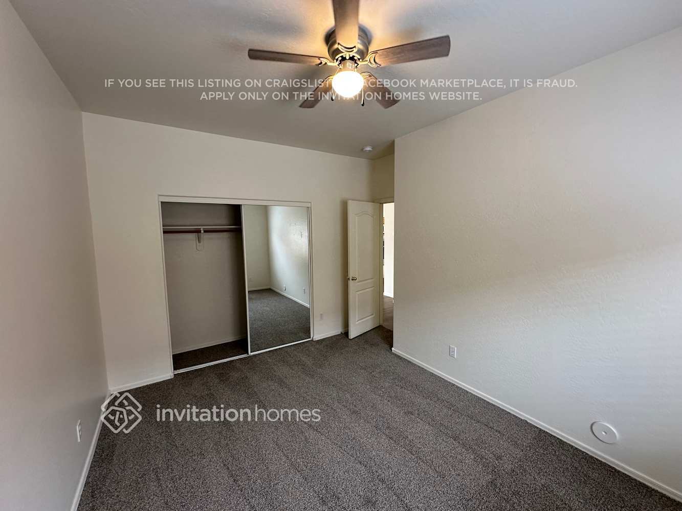 Building Photo - 2213 W Carolina Dr