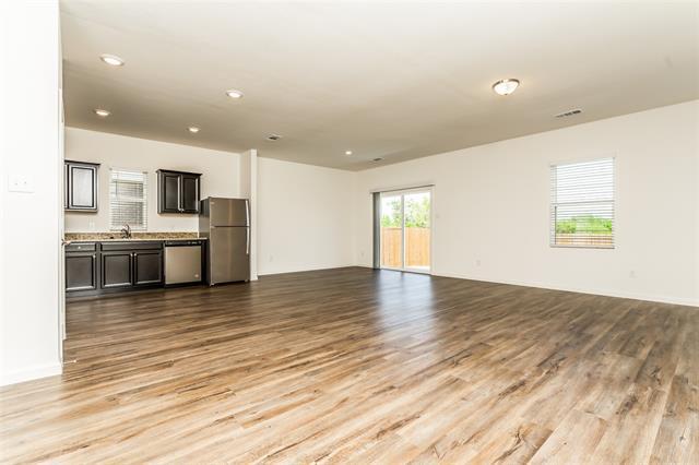 Building Photo - 436 Canoe Way