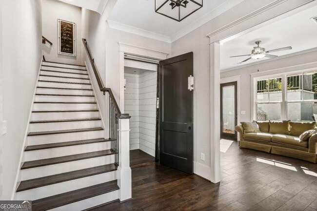 Building Photo - 6 Whisper Pl