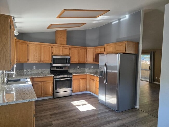 Building Photo - 209 SE Liberty Dr