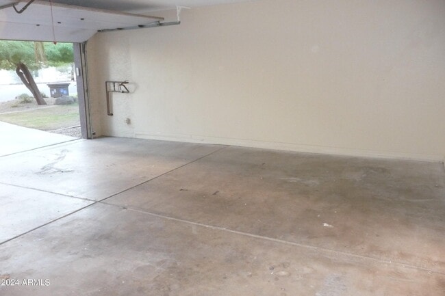 Building Photo - 6141 N 34th Pl