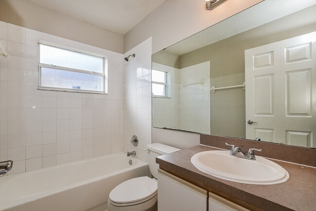 Building Photo - 1130 Ozark Ct