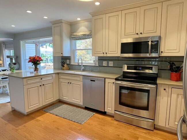 Building Photo - Leesburg Country Club 4 Bed 3.5 Bath SFH F...