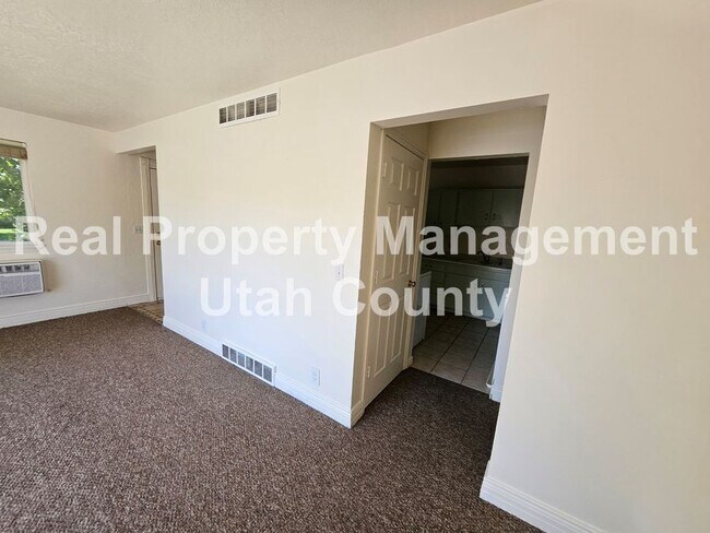 Building Photo - 179 S 800 W St