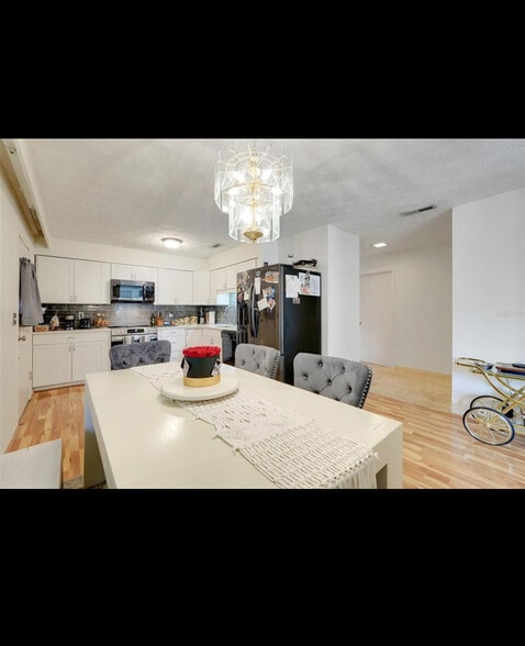 Building Photo - 5323 Hansel Ave