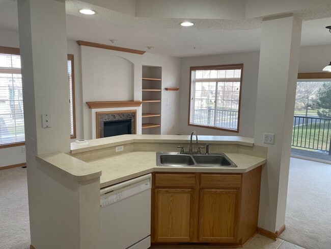 Building Photo - Charming 2 Bd /2 Ba Townhouse in Savage wi...