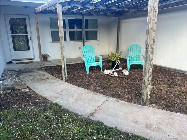 Building Photo - 1467 SE Andrews St