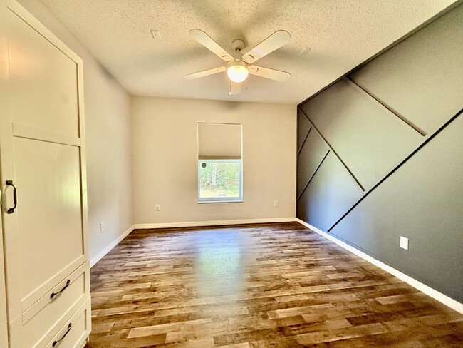 Building Photo - 5707 Silver Oak Dr