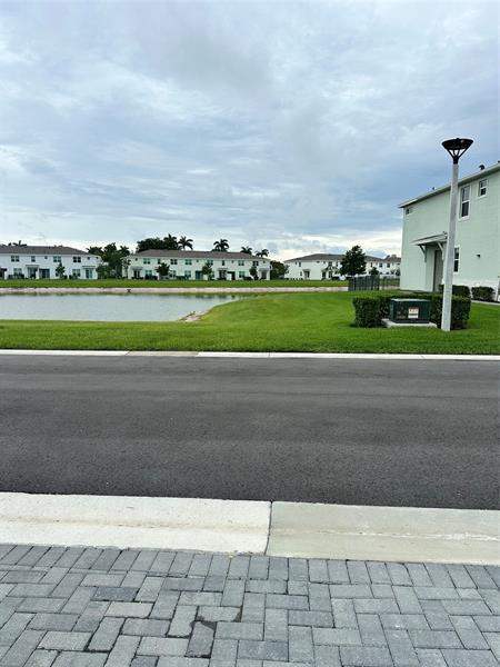 Building Photo - 4182 Lagoon Shore Dr