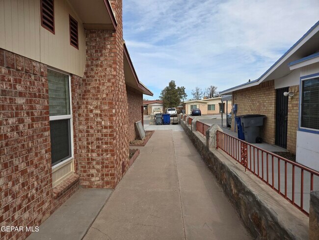 Building Photo - 11188 Shoreline Dr