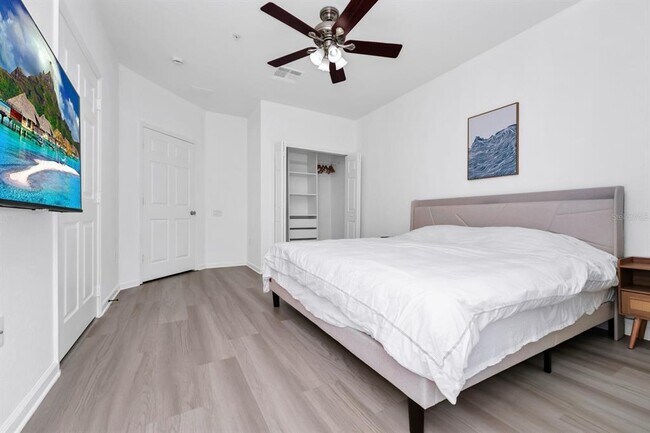 Building Photo - 4830 Tidecrest Ave