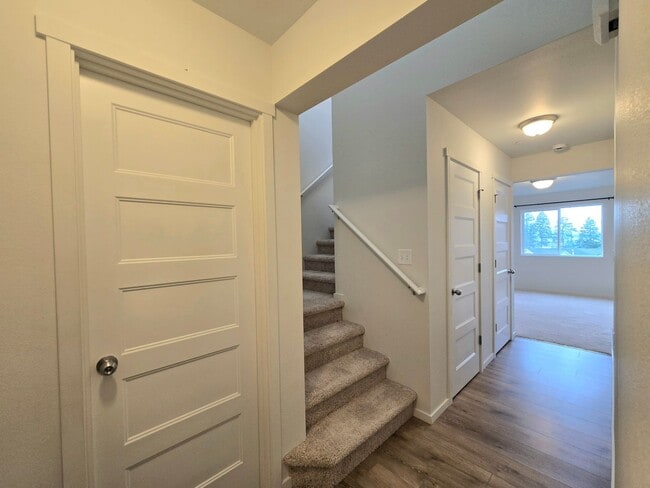 Building Photo - 4 Bedroom Home in Marysville  Pet Friendly!