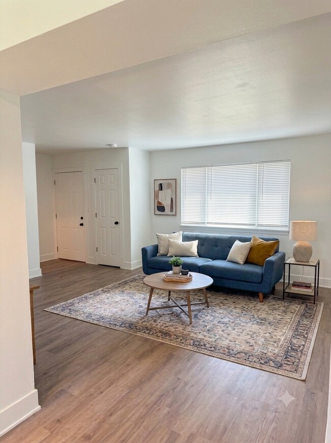 Building Photo - Available September 1 – Renovated 3BR Townhome with 2,400 Sq. Ft. in Joliet!