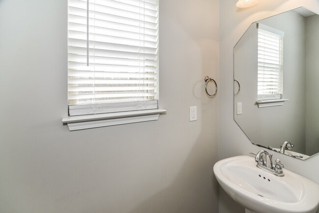 Building Photo - 3409 Smarty Jones Ct