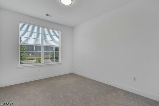 Building Photo - 19 Veterans Wy