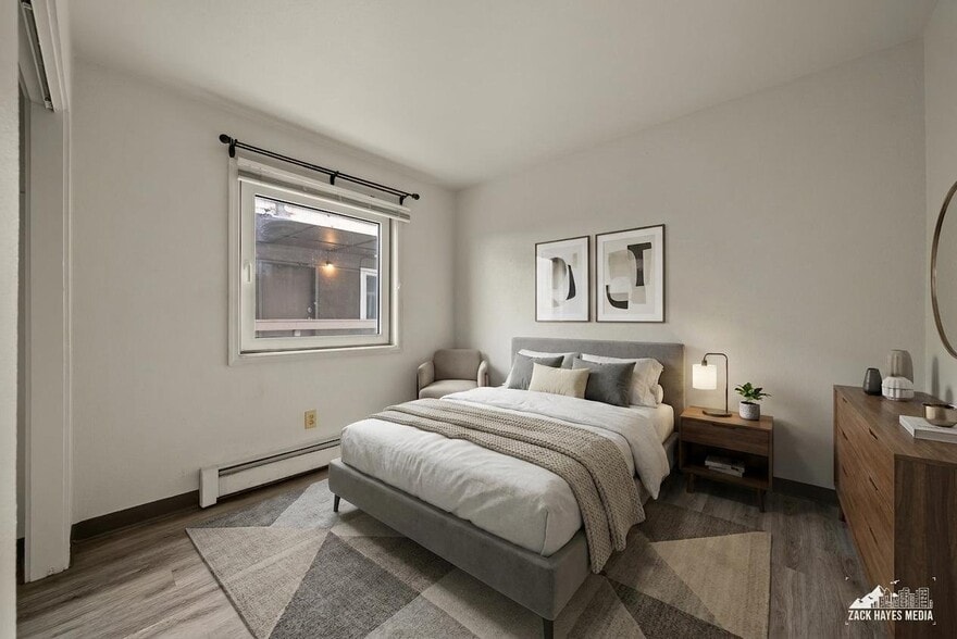 Building Photo - 618 Gambell St