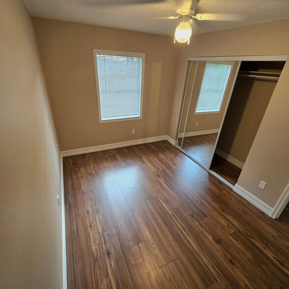Building Photo - 5935 S Ashlawn Way