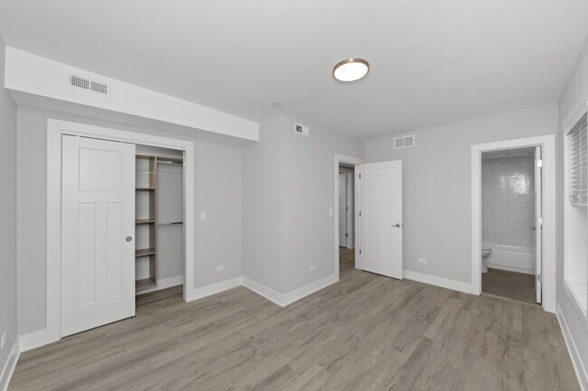 Building Photo - 1 bedroom in Evanston IL 60202