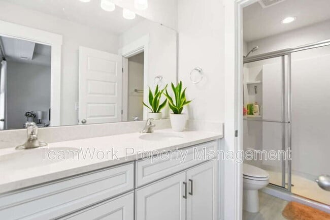 Building Photo - 7722 Park Gate Dr