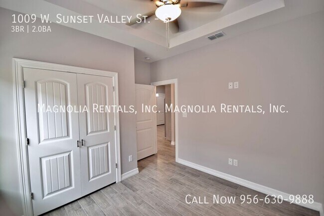 Building Photo - 1009 W Sunset Valley St