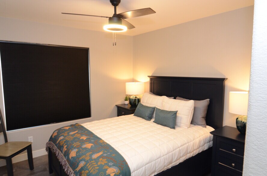 Building Photo - 1671 E Redfield Rd