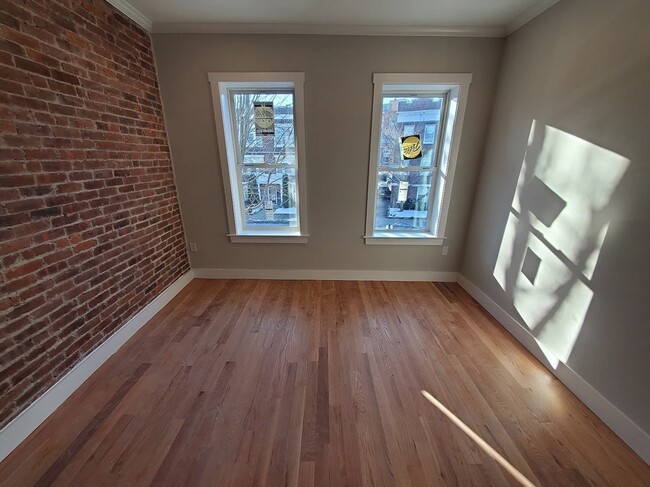 Building Photo - 21 Wallingford Rd