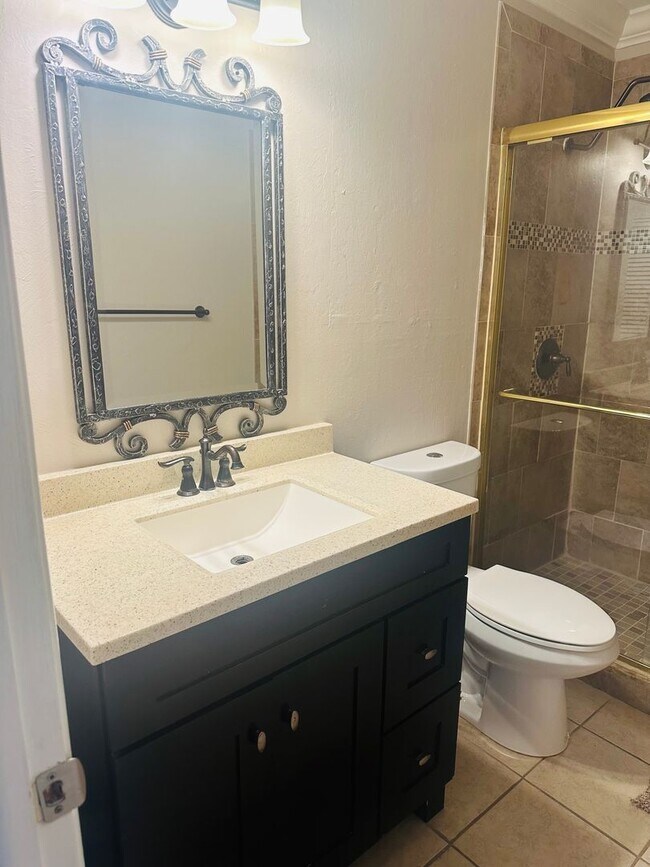 Building Photo - SW area Condo with a pool