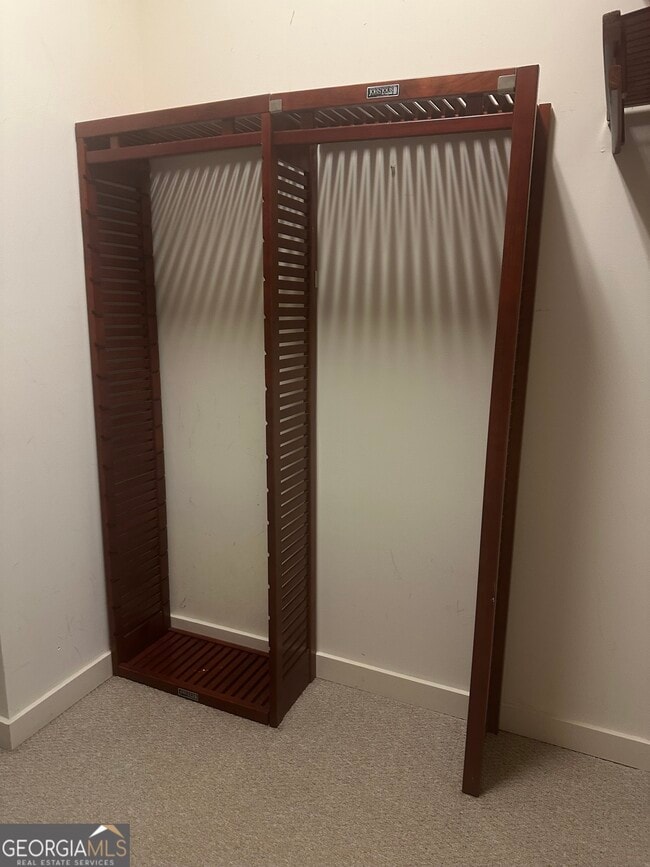 Building Photo - 6166 Holly Pk Ln SE