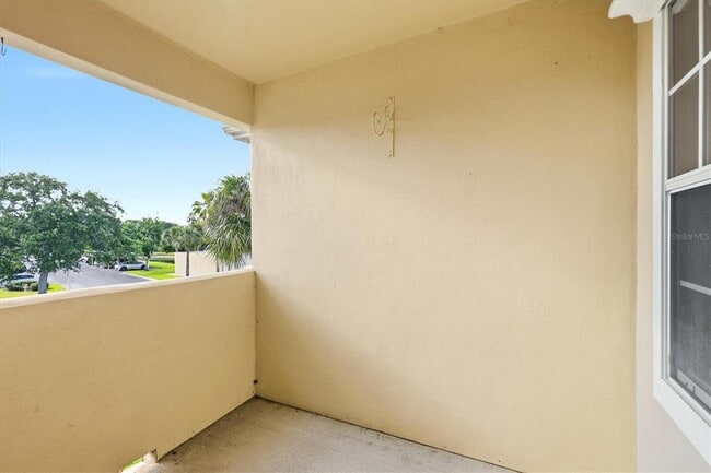 Building Photo - 1015 Villagio Cir