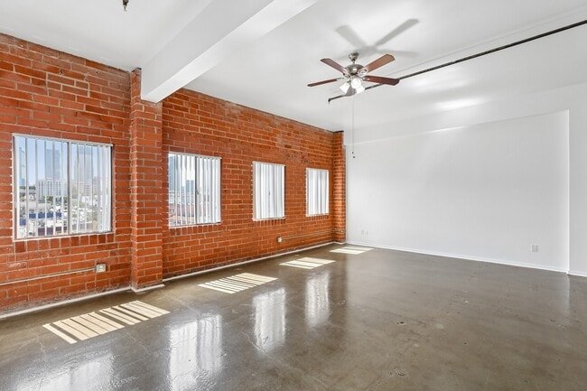 Floorplan - 1725 W. 6th St