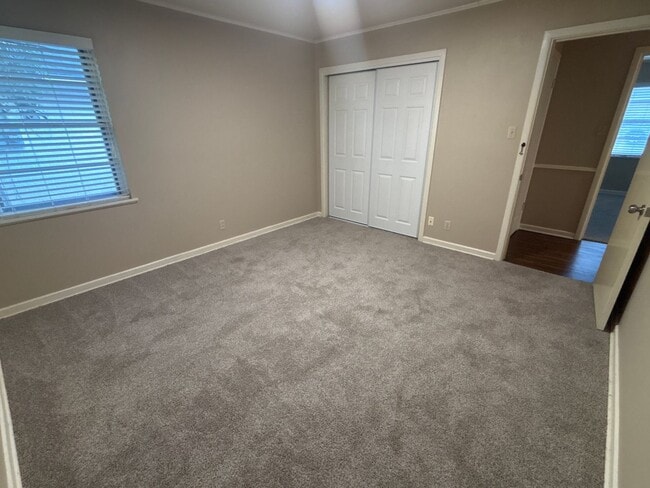 Building Photo - 204 Ridgecrest Dr