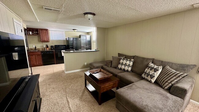 Building Photo - Spacious 5BD/2BA Home in Lakewood, CO- Available July 29th!
