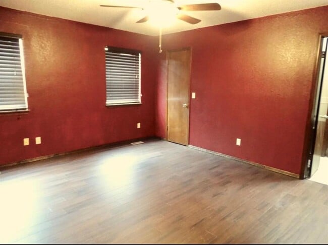 Building Photo - 2116 Lazybrook Trail