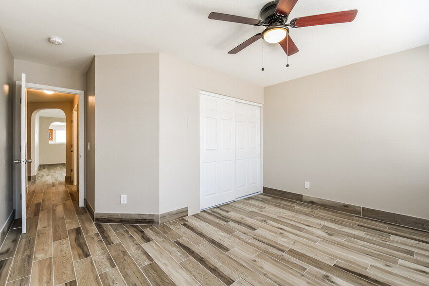 Building Photo - 10548 W Angels Ln