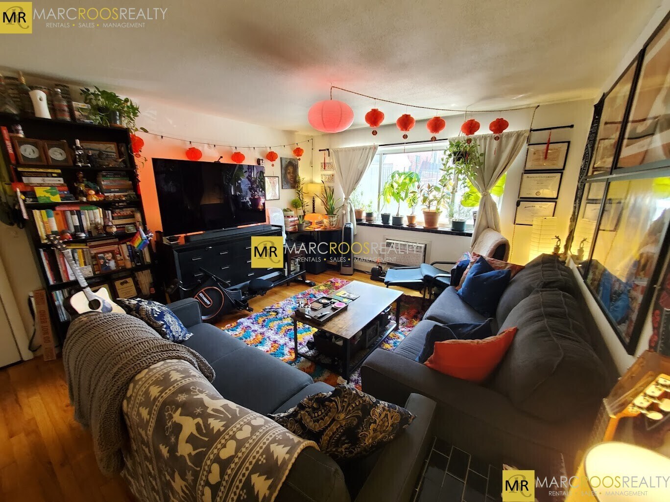 Building Photo - 251 Kelton St