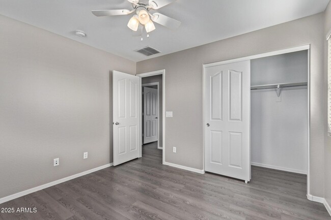 Building Photo - 23561 W Mohave St
