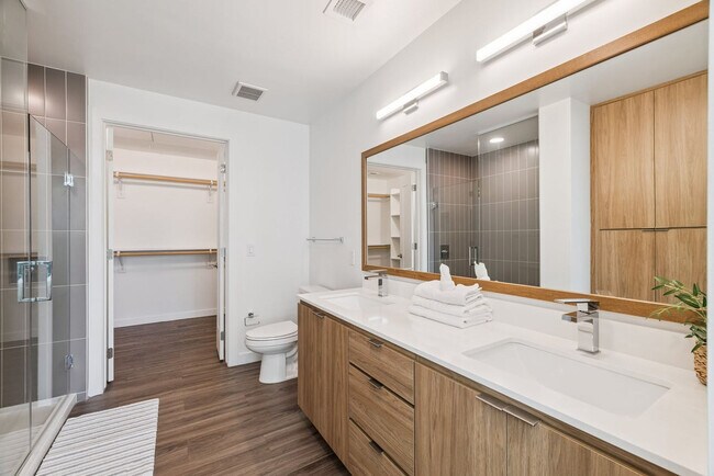 Building Photo - 222 E Jefferson St