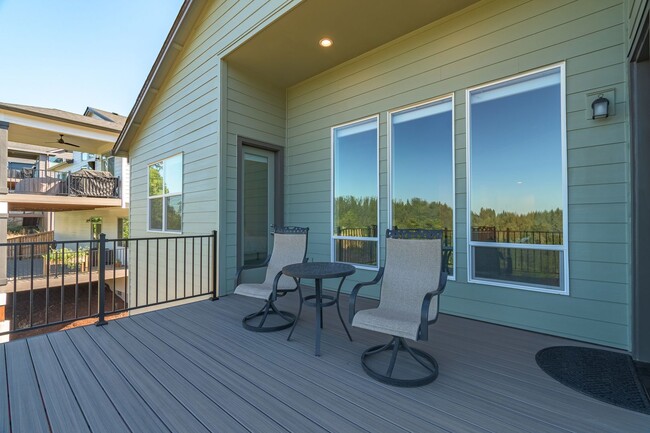 Building Photo - Gorgeous Home with a view!! Available Now!!