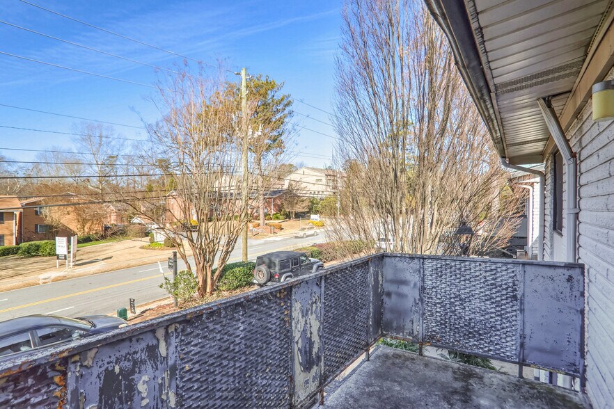 Building Photo - 3501 Roswell Rd NE
