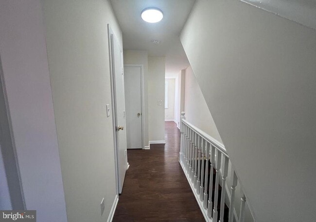 Building Photo - 336 Barclay St