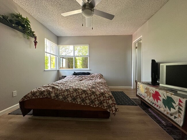 Building Photo - Adorable 3 bedroom home in Raleigh Heights