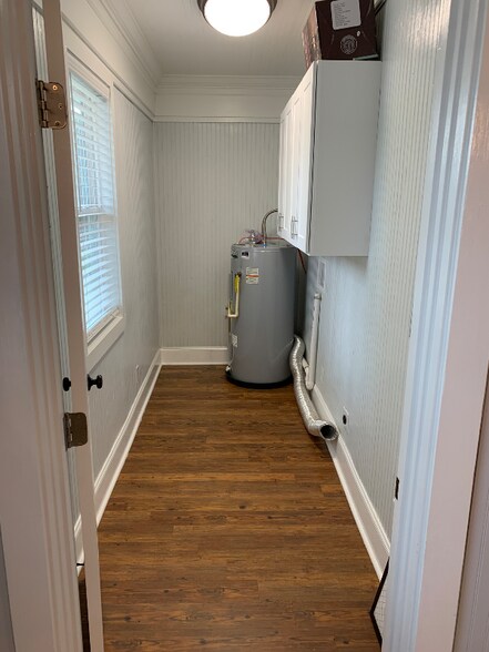 Building Photo - 933 W Home Ave